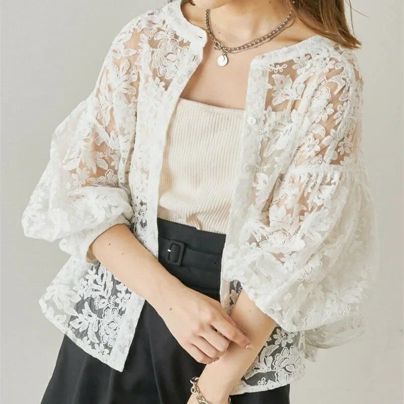 Vintage Embroidery Lace White Shirt Women Casual Fashion Loose Lantern Sleeve Blouse Women Floral Slim Female Tops Blusas 28379