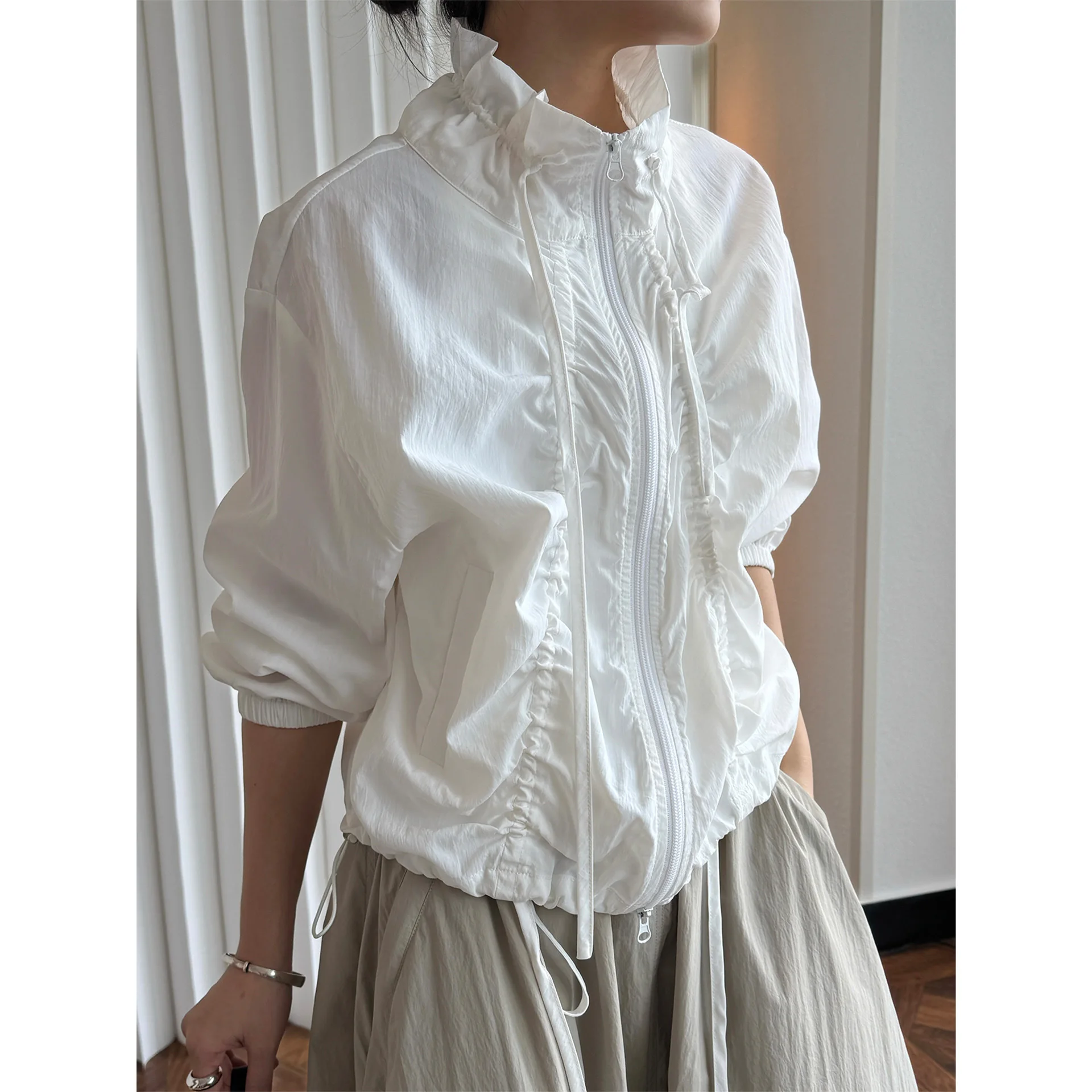 

Autumn 2025 New Design Sense Side Drawstring Pleated Sun Protection Jacket Light and Breathable Jacket Women