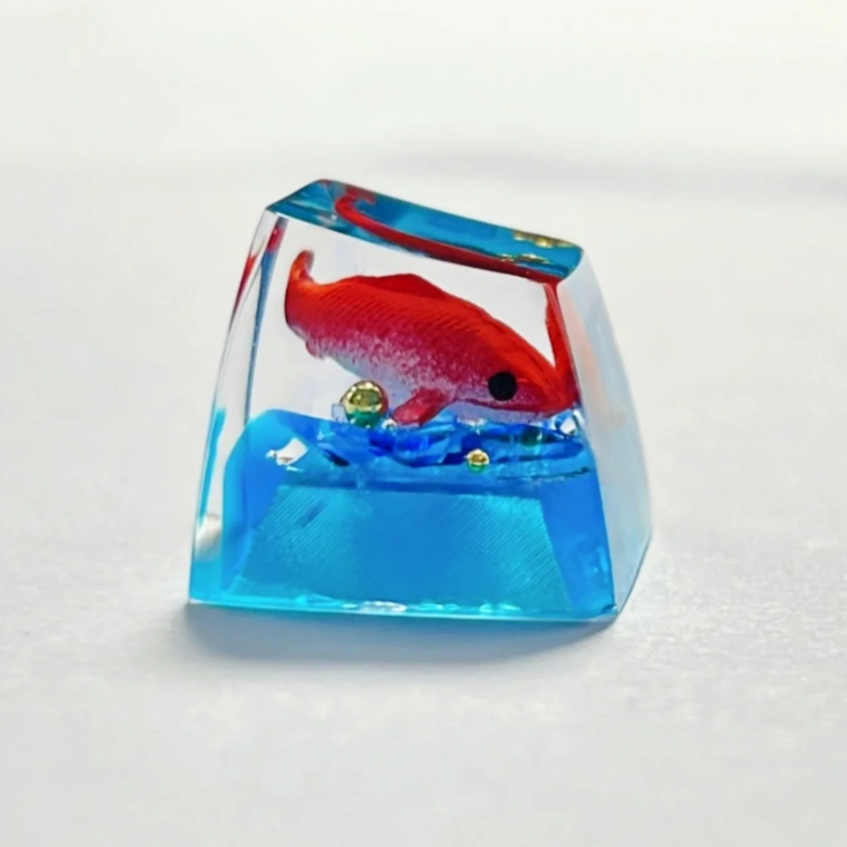 

Resin Epoxy Transparent Personalized Koi Goldfish Keycap Subsea World Cross Axis Mechanical Keyboard Keycap Single