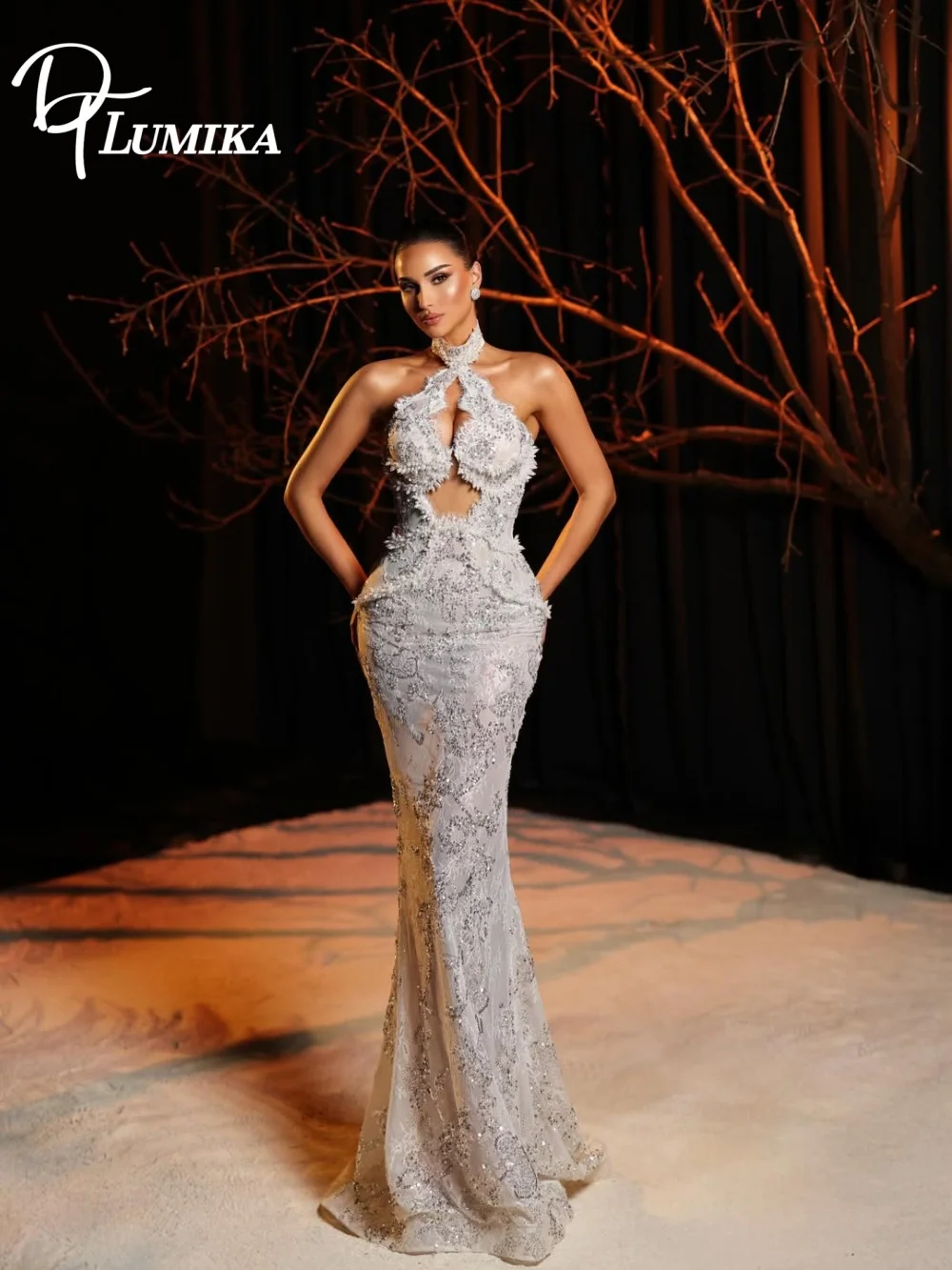 

Elegant Halter Neck Wedding Dress Sparkly Cutout Beaded Lace Bridal Gown For Bride Customized Floor Length Vestido De Novia