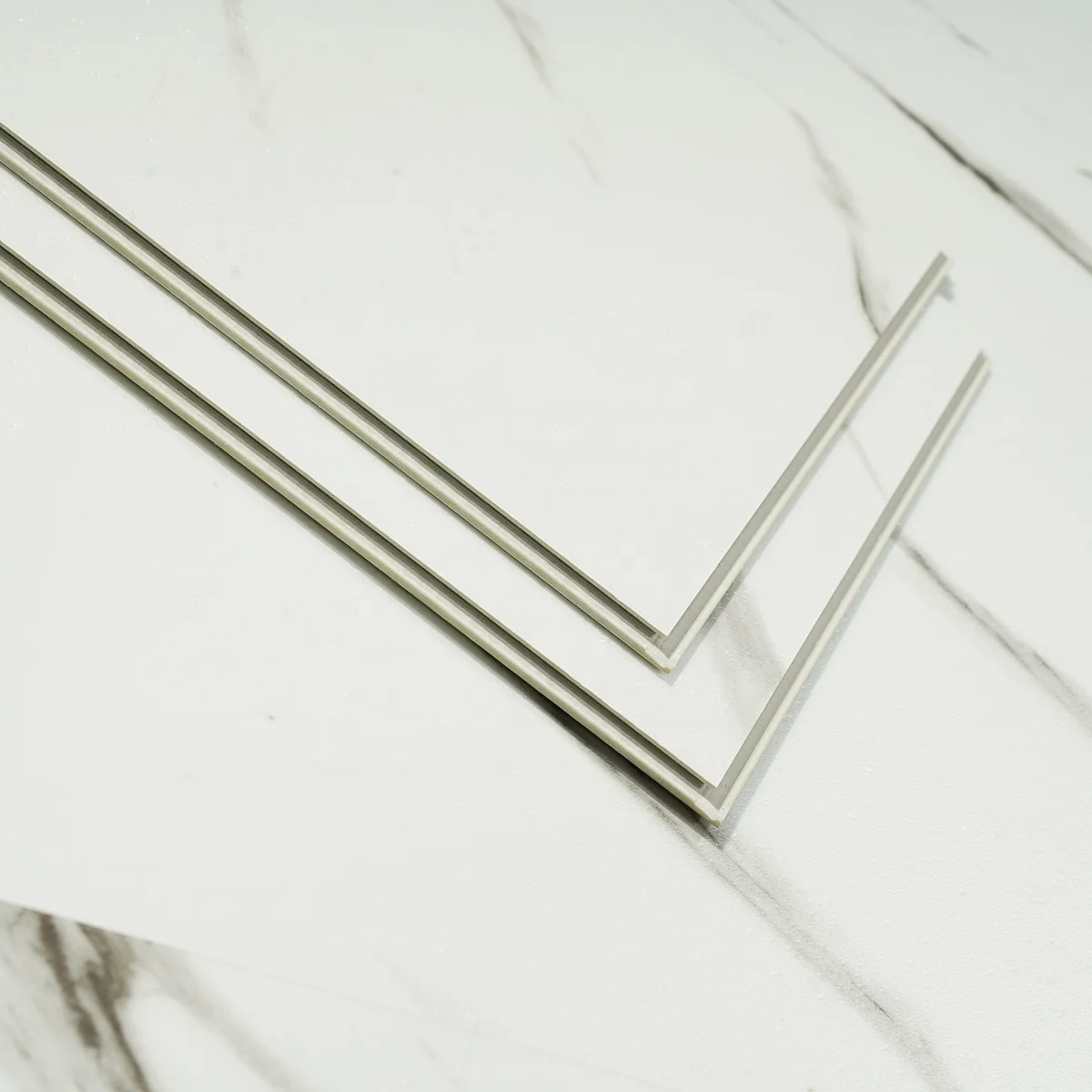 الباركيه العائم التجاري أرضيات SPC منقوشة لأرضيات بيسوس فينيليكوس أرضية بلاستيكية خشبية لمراكز الفنادق والمستشفى المكتبية