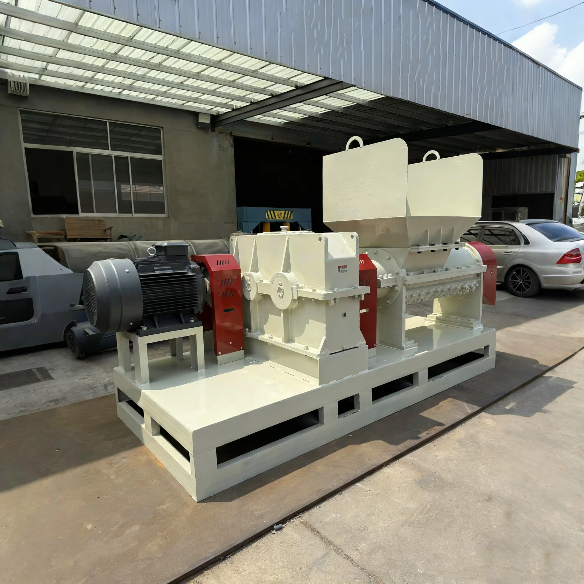 Large Scale Spiral Grinder With Safety Protection for Industrial Manufacturing Processes