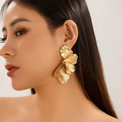 Salircon Exaggerated Metal Plant Tree Leaf Earrings for Women New Gold Color Petal Pendant Earrings 2024 Party Ear Accessories