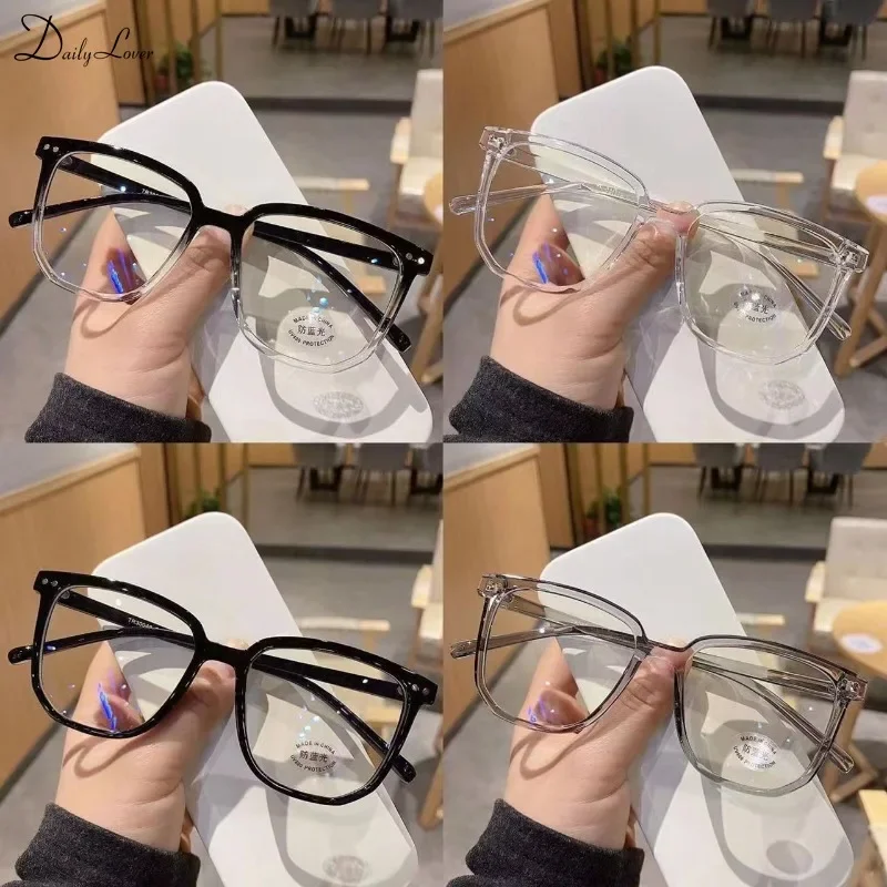 1PC Fashion Black Frame Glasses Myopia Square Frame Men and Women with The Same Flat Lens Can Be Equipped with Anti-blue Glasses