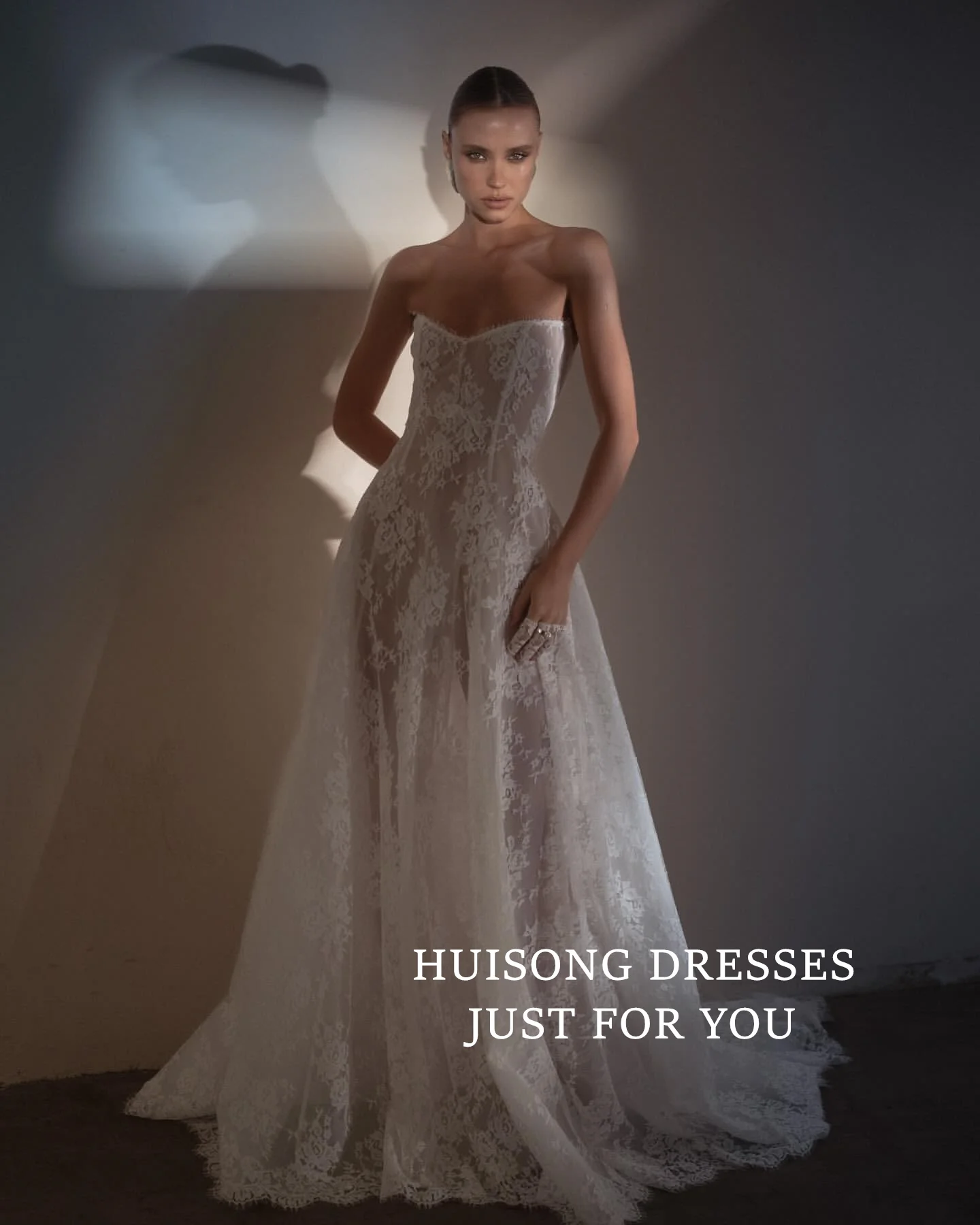 HUISONG فساتين زفاف مخصصة مزينة بالدانتيل على شكل قلب بدون أكمام على شكل حرف a بوهو فستان العروس على الشاطئ فستان زفاف الشاطئ