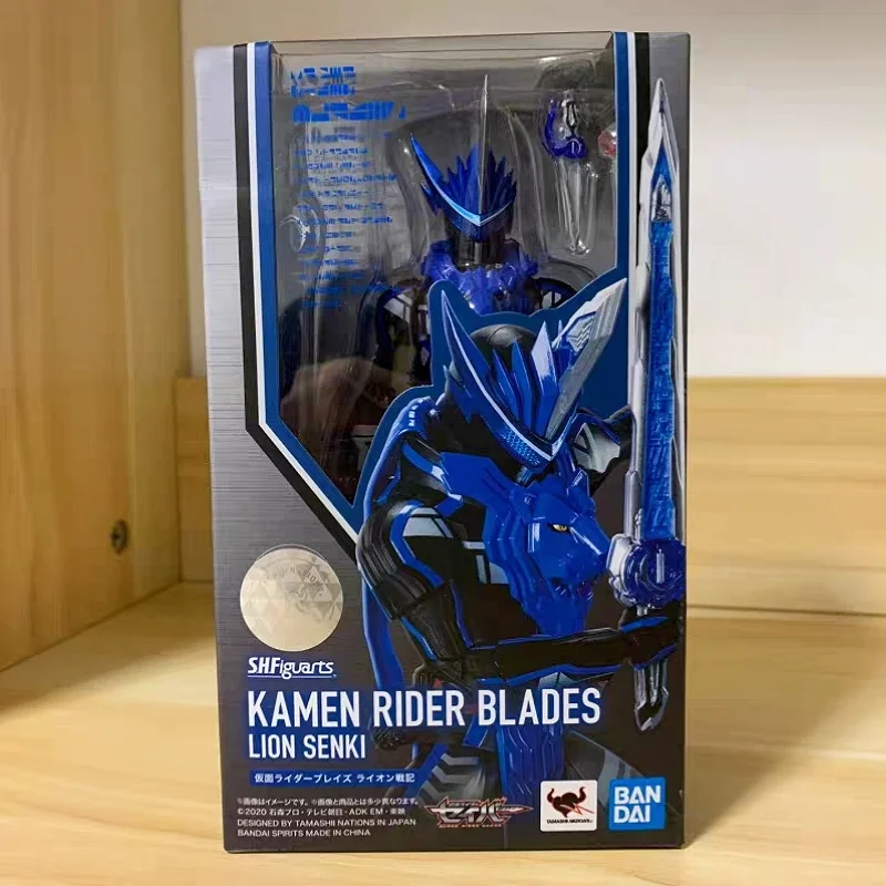 

[В наличии] Подлинная аниме-игрушка Bandai Shf Kamen Rider Sabre, фигурка, модель, коллекция, горячая кровь, аниме, подарок на день рождения для мальчика