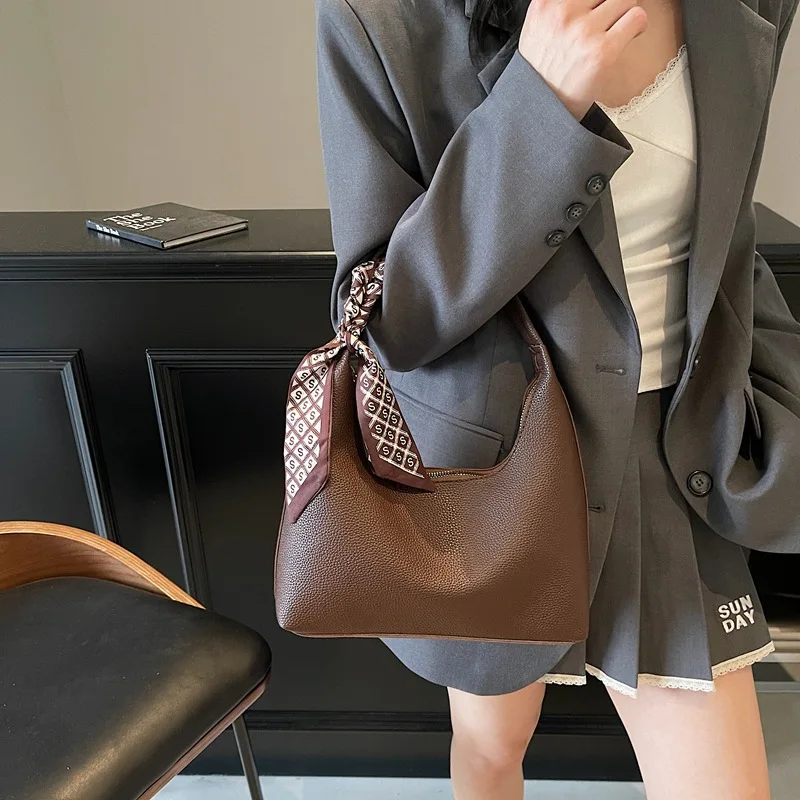 

Simple and High-end Large-capacity Tote Bag Women's New Fashionable and Versatile Student Commuting Shoulder Bag