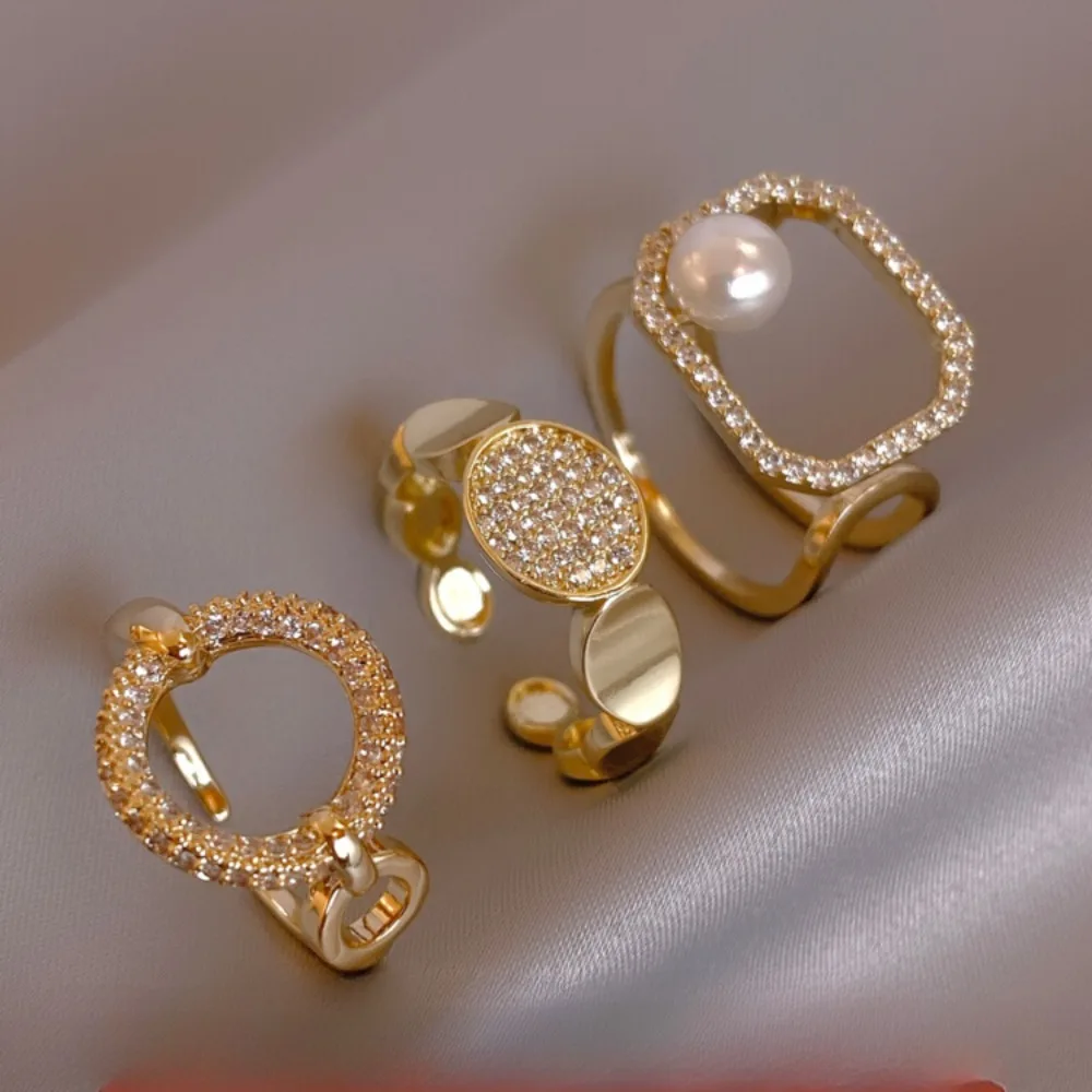 

SEREIN Premium Square Hollow Pearl Ring Korean Fashion Ring Cold Wind Jewelry Accessories Gifts for Girlfriend 2024 NEW