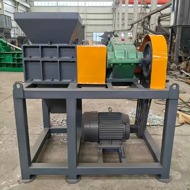 Small shredder Capable of Shredding Scrap Metal Cans Plastic Tires Wood with Capacity of 300kg/h