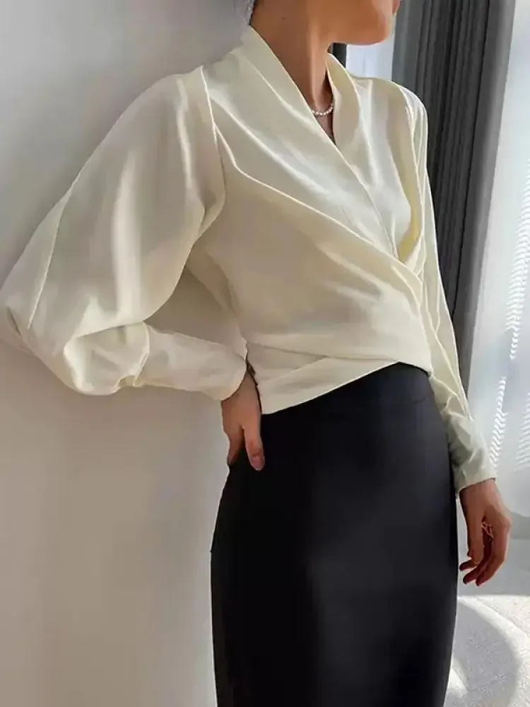 Yeezz Urban Female Elegant V-Neck Long Sleeves Pleated Tops Women 2025 New Fashion Solid Color Zipper Casual Office T-shirts