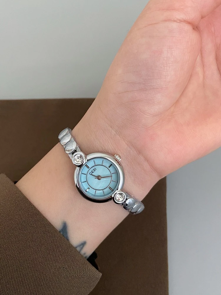 Women's Stainless Steel Waterproof Quartz Watch Compact Bracelet Simple Delicate Clock Gift Women's Watch