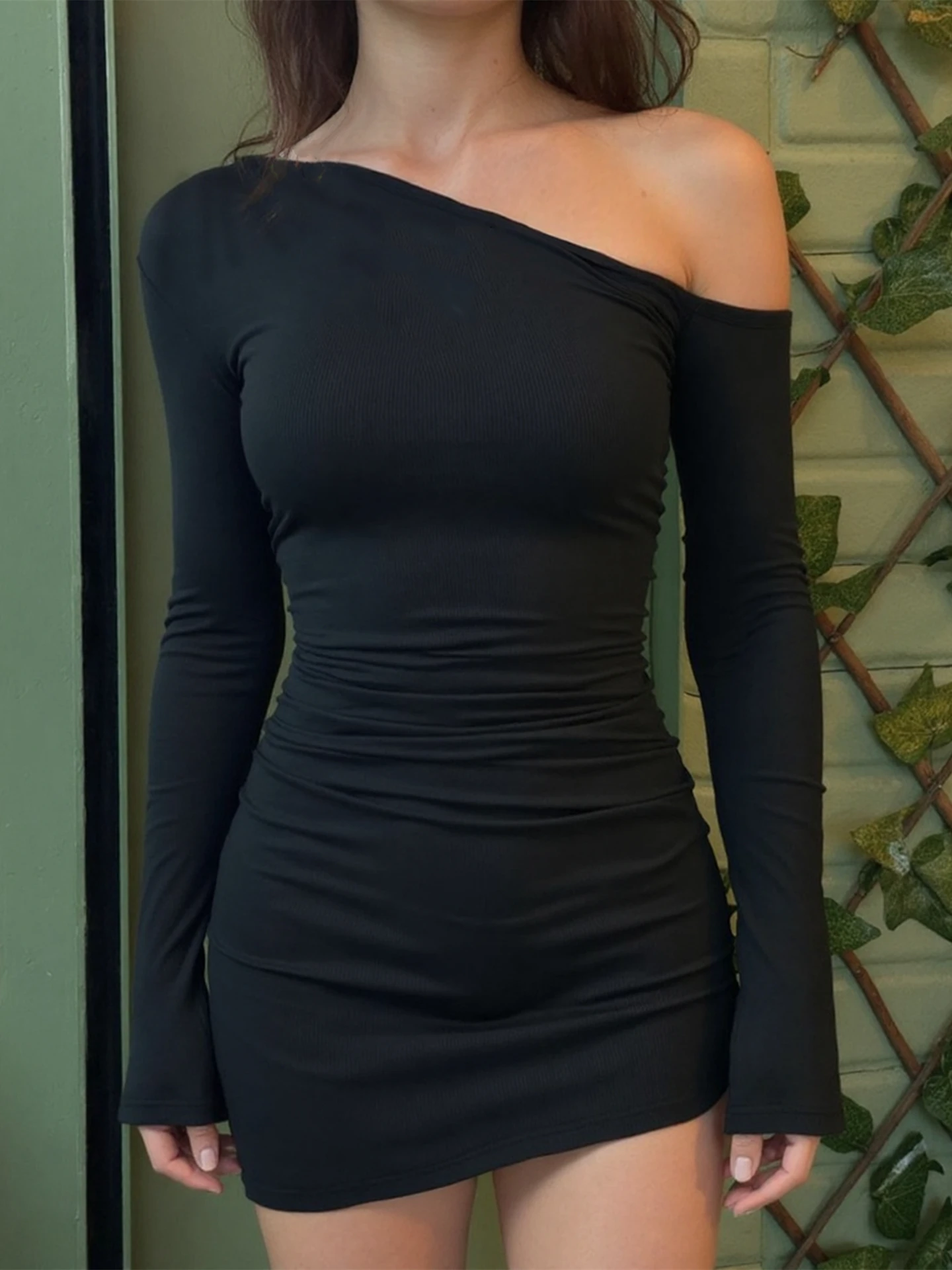 Dulzura يميل الكتف كم طويل Ruched سليم غير النظامية فستان قصير المرأة الصلبة مثير فستان كاجوال نادي الحفلات الخريف الملابس #5