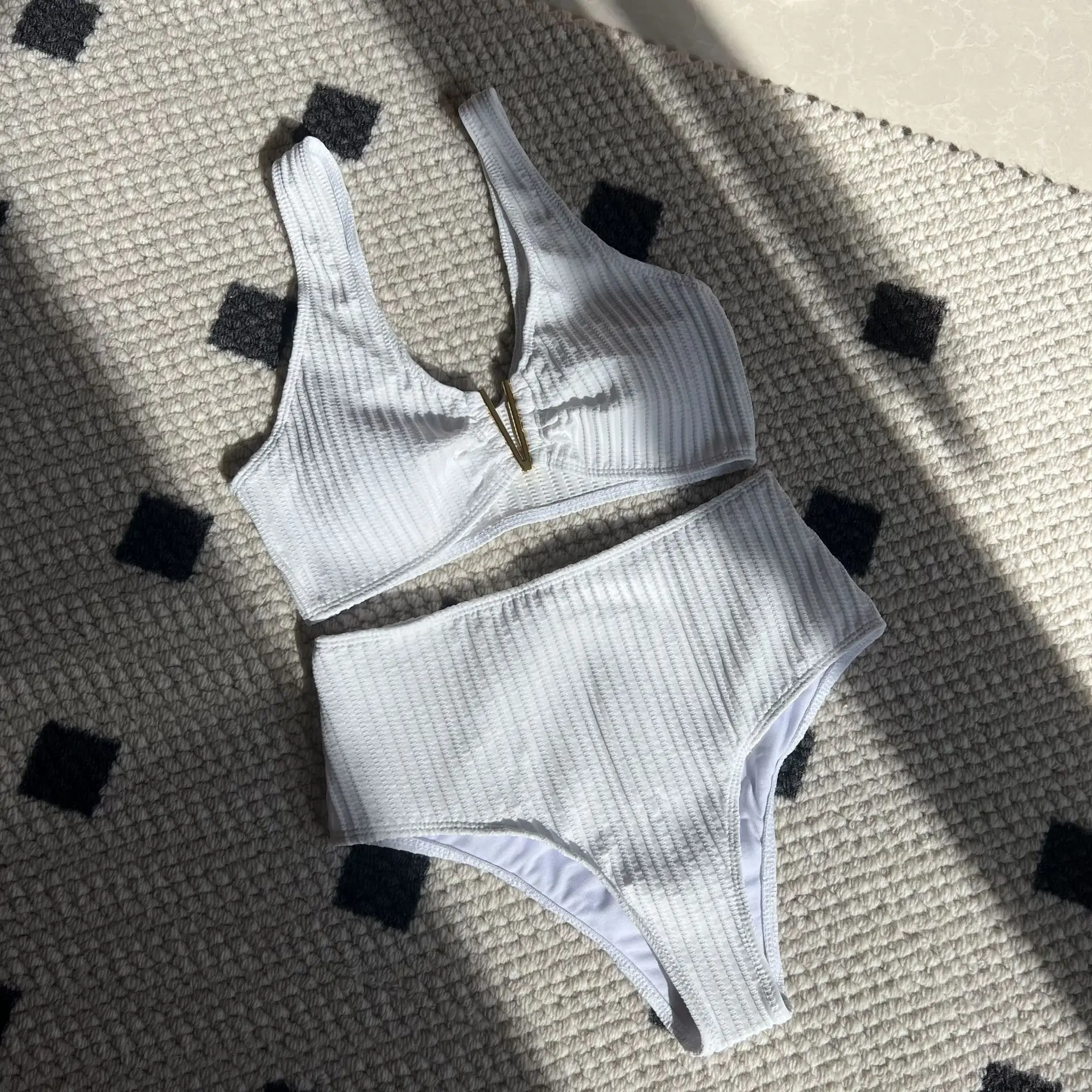 

New Solid Color Special Fabric High Waist Split Swimsuit Swimsuit