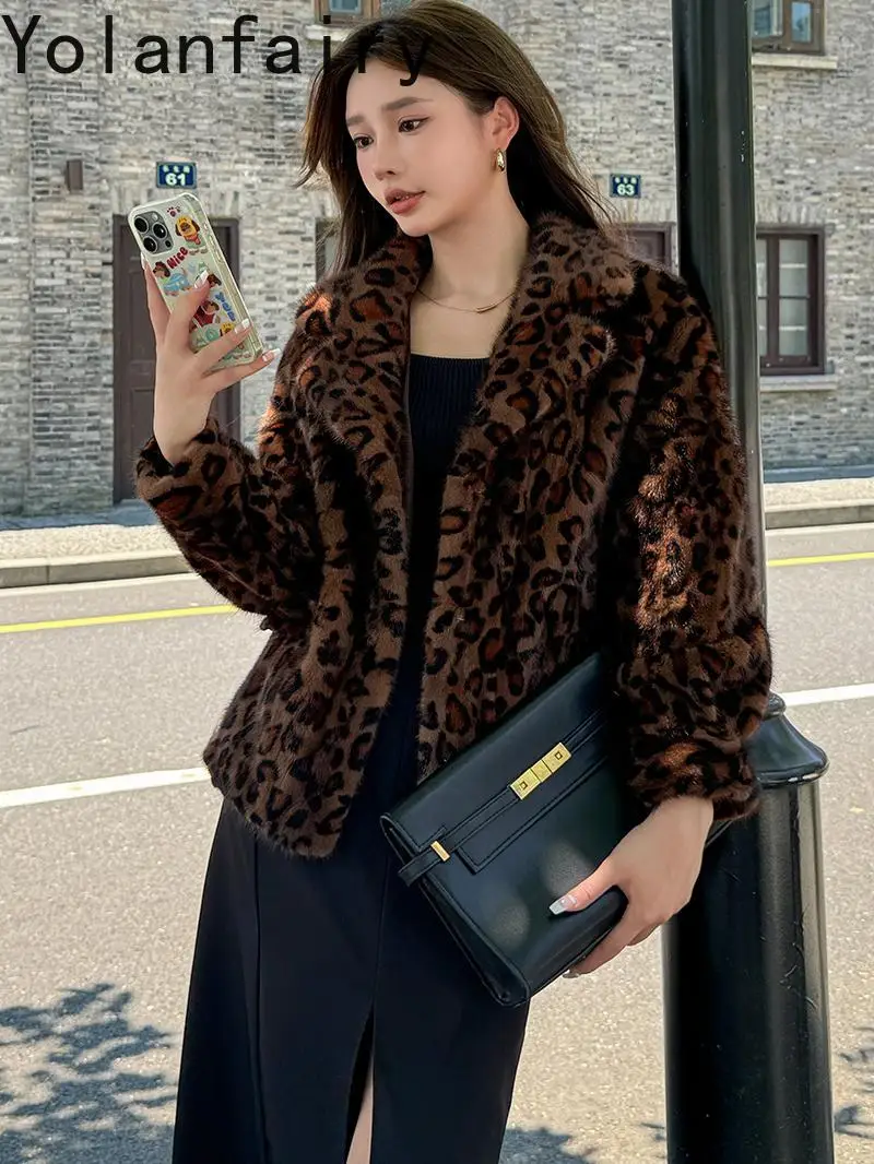 YOLANFAIRY معاطف الفرو الحقيقي للمرأة سترة فرو المنك 25 دعوى طوق موضة ليوبارد معطف فرو منك المرأة ملابس خارجية قصيرة Manteau