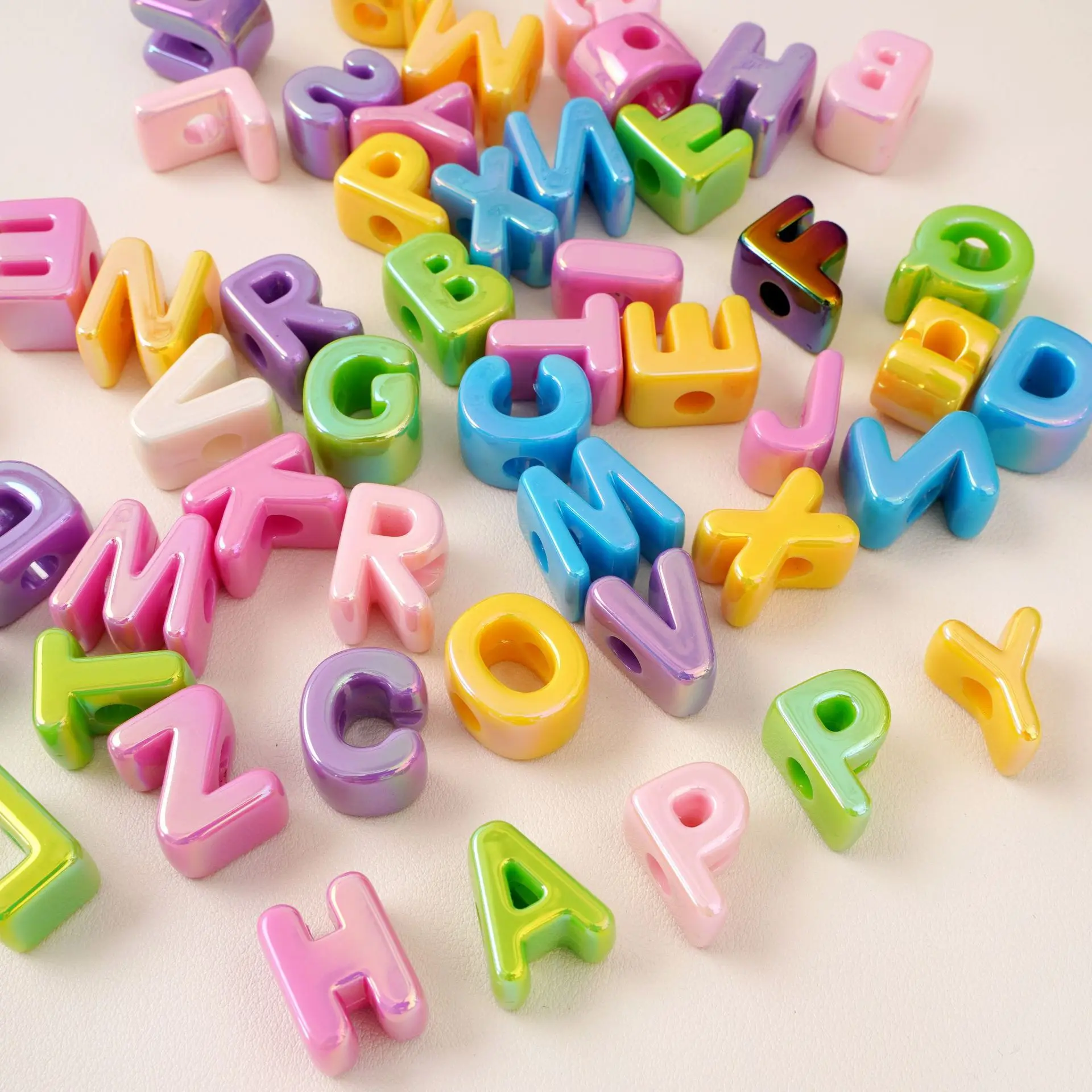 26pcs Alphabet UV Illusion Color Acrylic Bead A-Z Random Spacer Loose Bead For Jewelry Making Bracelet DIY Keychain Accessory