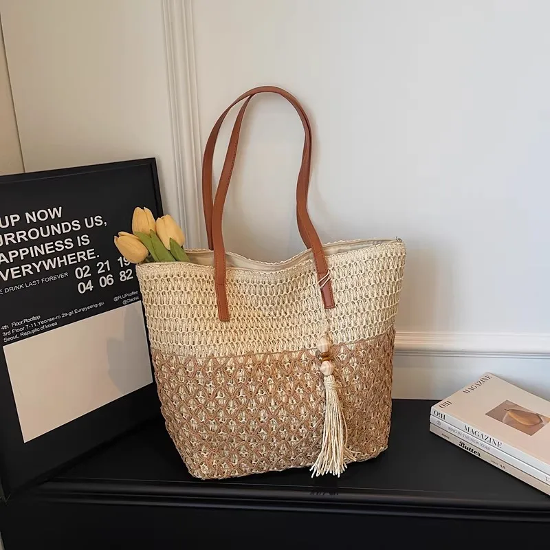 

Tassel Straw Weaving Tote Bags for Women 2026 Spring Seaside Holiday Style Large Capacity Shoulder Bag Zipper Splicing Handbag