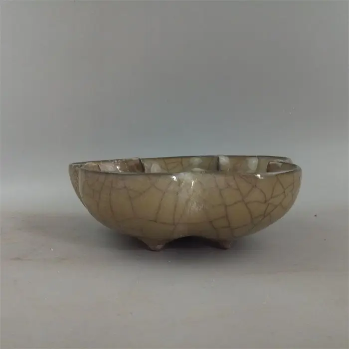 Chinese Antique Collection Old Guan Kiln Crackle Flower Mouth Brush Washer Study Room Decorative Sculpture Statue