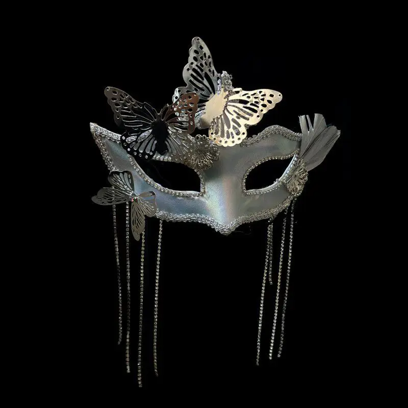 Silver Three-Dimens…