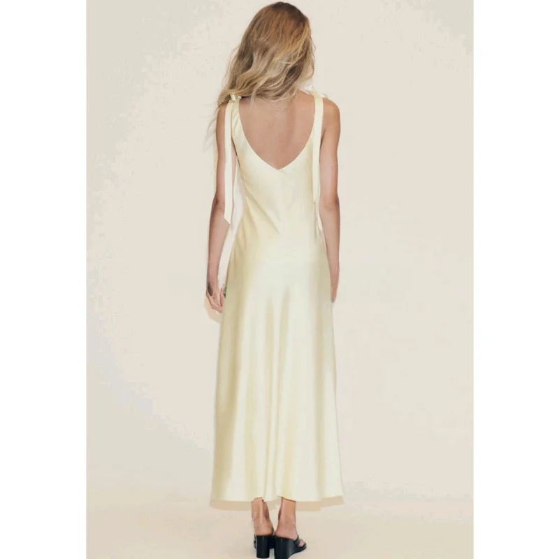 وصل حديثًا فستان نسائي صيفي بتصميم بسيط ورقبة على شكل حرف v وعقدة على شكل فراشة من الحرير الساتان ملمس متوسط ​​الطول غير رسمي...