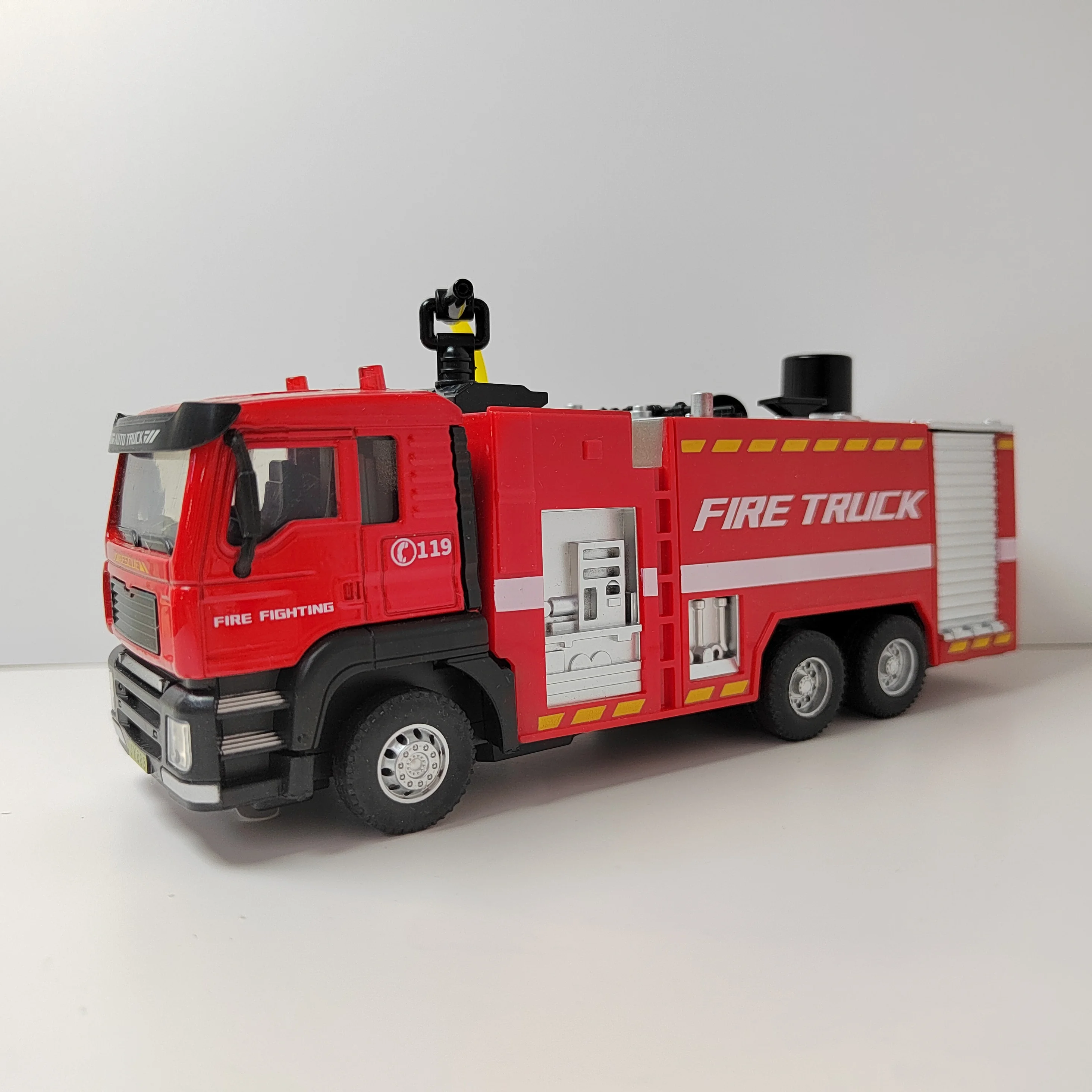 1:50 Alloy Engineering Model Diecast Toy Pumper Fire Engine Spray Water Truck Pull Back With Sound & Light Simulation Gifts Toys