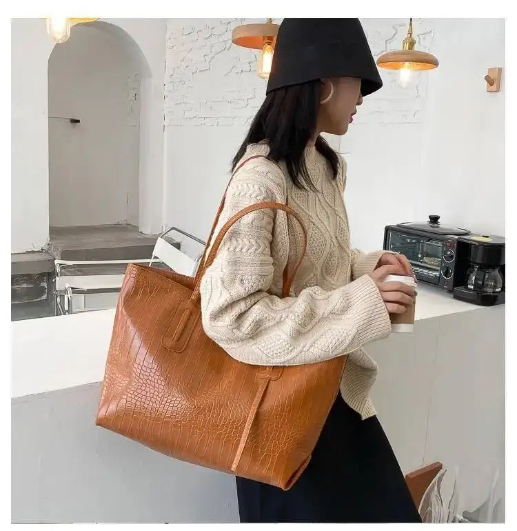 Bloom Borsa vintage nera di grande capacità da donna Borsa tote versatile con motivo coccodrillo Borse a tracolla in pelle moda donna