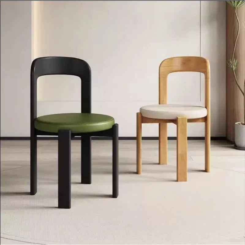 كرسي طعام عتيق من خشب الزان الشمالي، تصميم قابل للتكديس مع مسند ظهر منحني للأثاث الشمالي الأنيق الموفر للمساحة