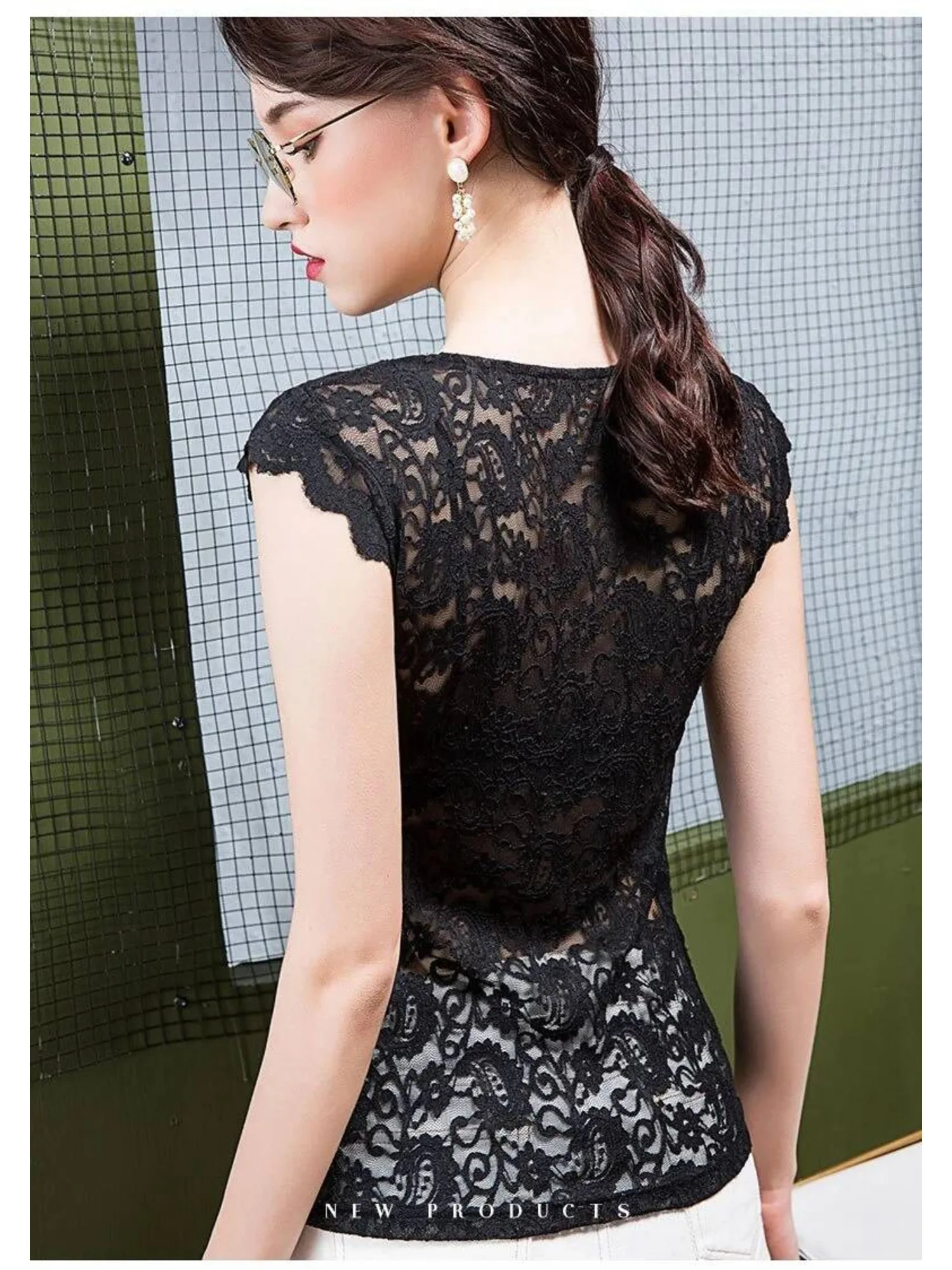 슬림핏 라인댄스 라틴 여성 왈츠 탑 2025 여름 신상 클래식 코스튬 재즈 V넥 모던 파티 레이스 K팝 무대 티셔츠