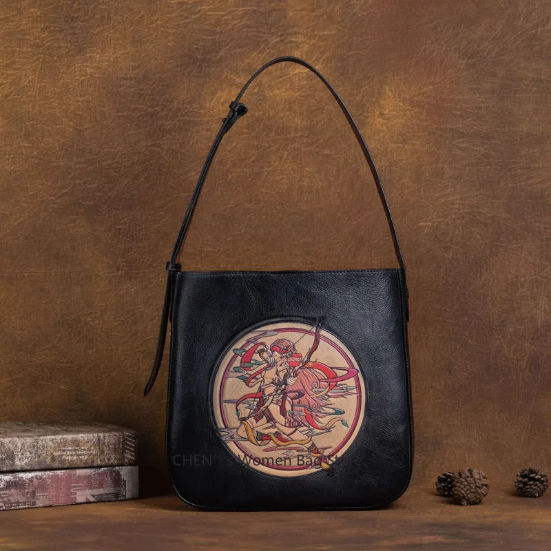 

Новинка 2025 года, винтажная женская сумка с тиснением тотема «Созвездие», универсальные сумки на плечо из натуральной кожи из натуральной яловой кожи