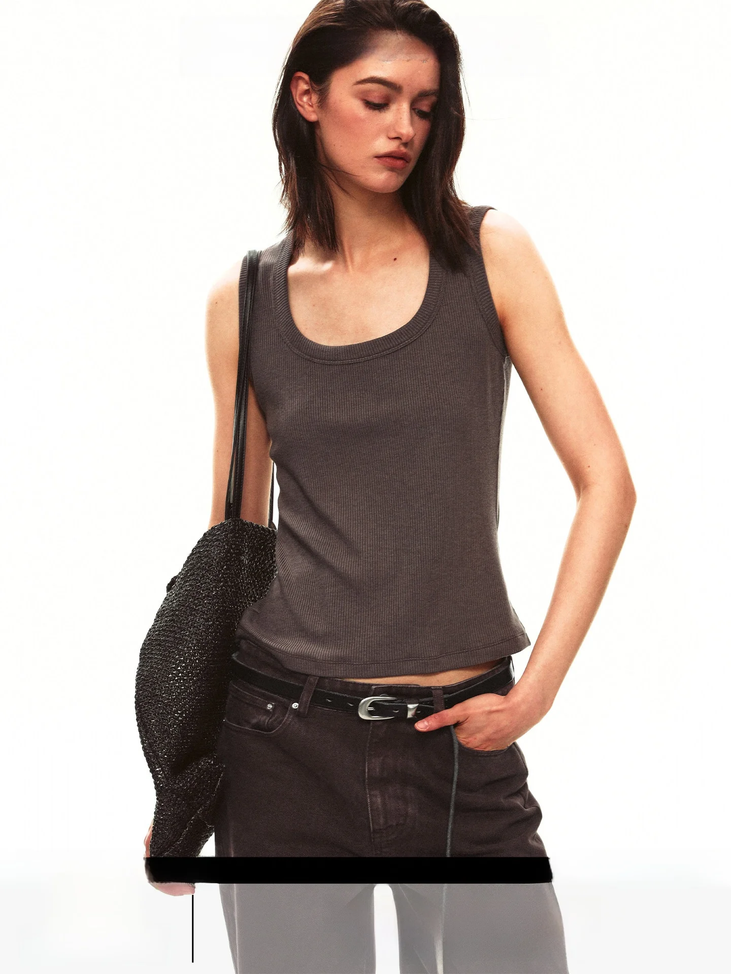 

Slim Fit U-Neck Knitted Vest Women's Summer Fashion Single Moment 26SS Workwear Style Tank Top Elegant And Stylish