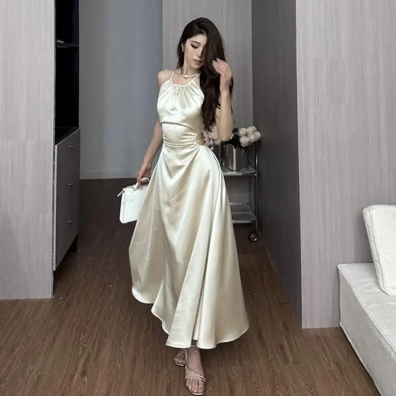 2024 Summer New High End Celebrity Style Off the Waist Design Hanging Neck Dress Elegant Waist Closing Slimming Long Dress