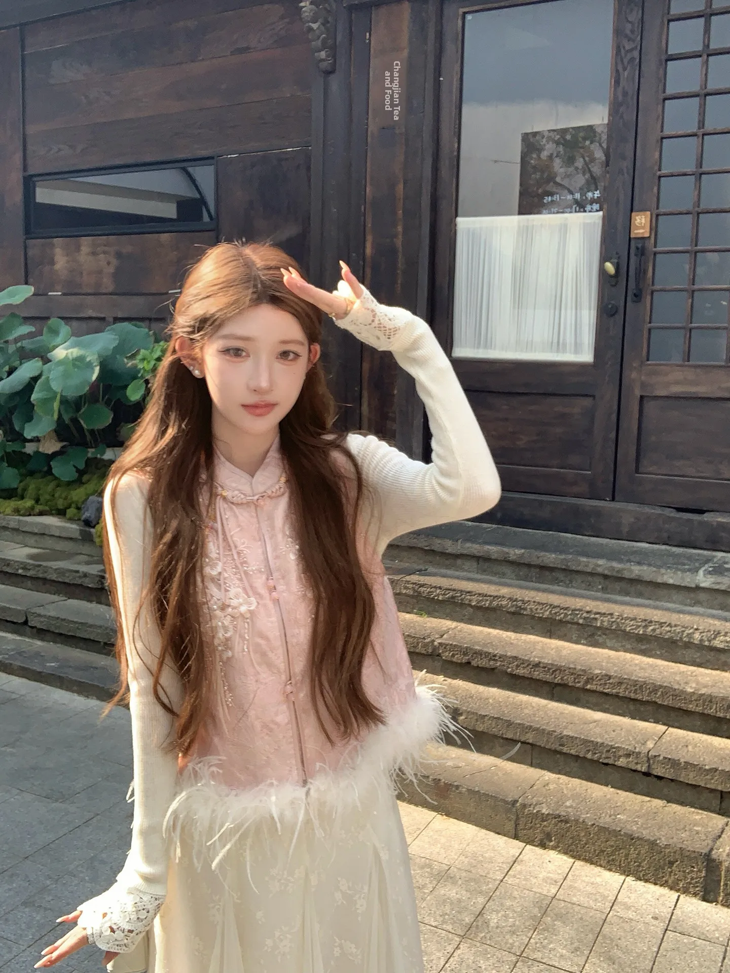 

New Chinese Sle Women's Embroidered Ostrich Feather Vest Svel Silk Heavy Work Pink Autumn Faion Top Button Closure