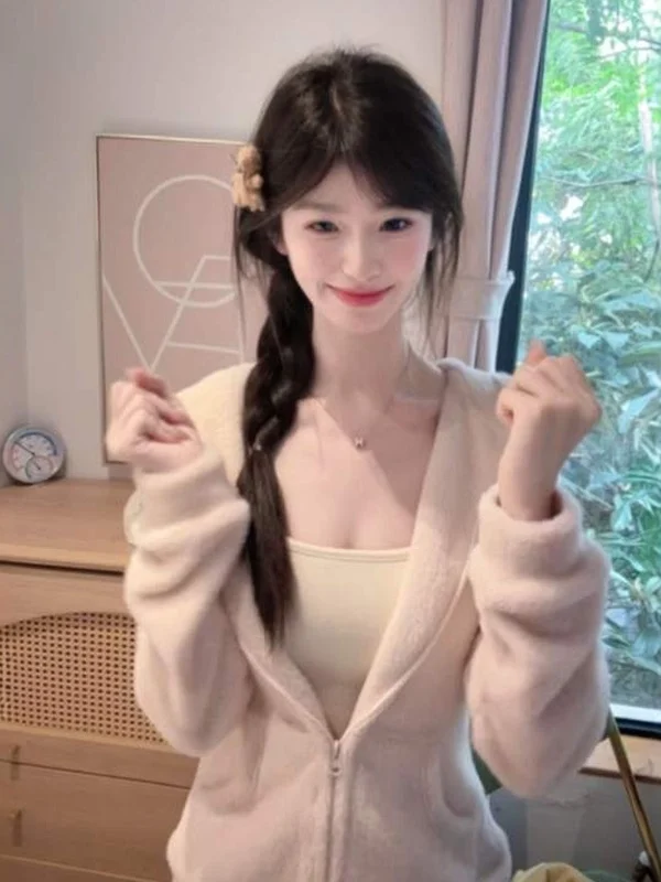 

Sli Unique Knitted Hat Jaet Slim Fit Faionable Young Looking Winter Top for Women Girls Casual Travel Commute op