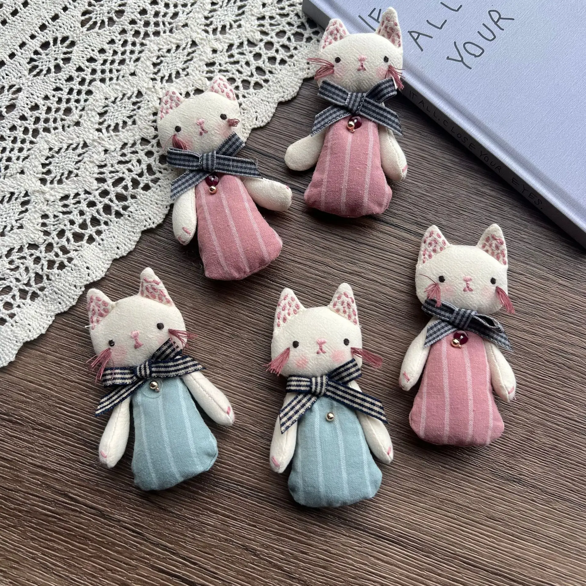 

Handmade Stuffed Fabric Cartoon Brooch Pin Forest Style Cute Versatile for Bag Clothing Embellishment Premium