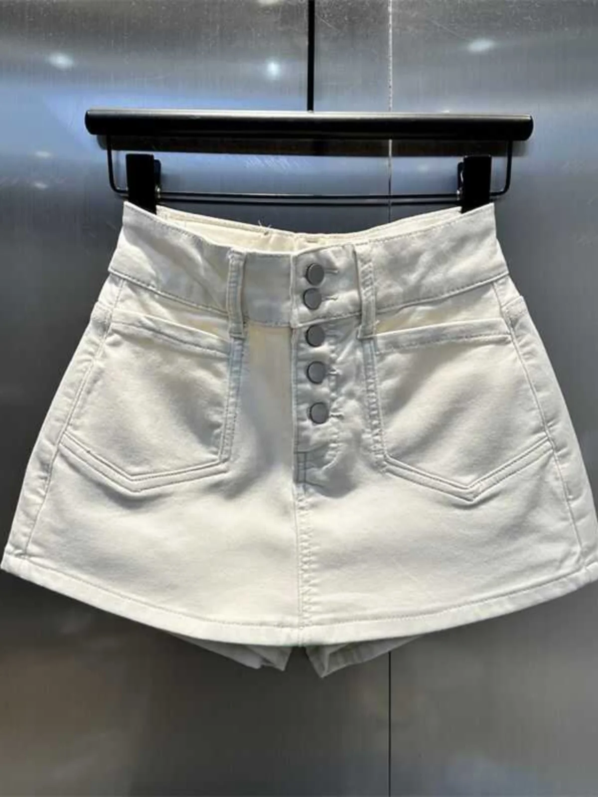 

Белая джинсовая юбка с завышенной талией и пуговицами, трапециевидной формы из смеси хлопка с высокой талией, лето 2025 Fre Sle для модных девушек