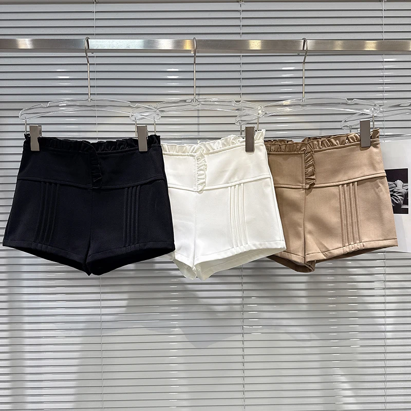 

2025 Autumn New Mushroom Lace Waist Wrinkle Design Slimming Shorts Women's Small Fragrant Style Temperament Shorts