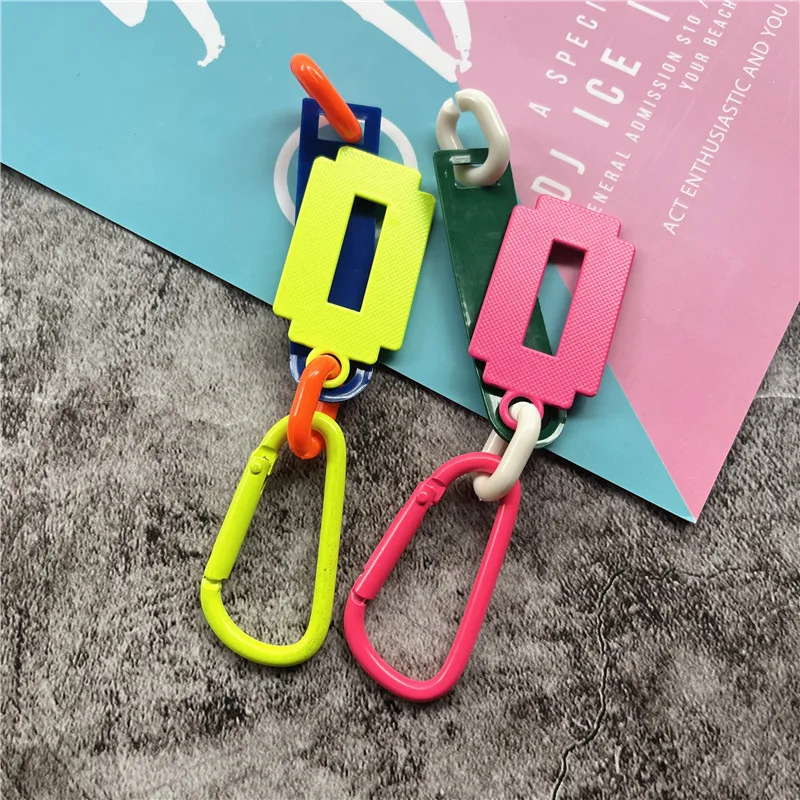 Key Chain Accessories Metal Keyring Gifts for Couples Contrasting Colors Keychain for Bags Premium Car Keychain Charms Decorate