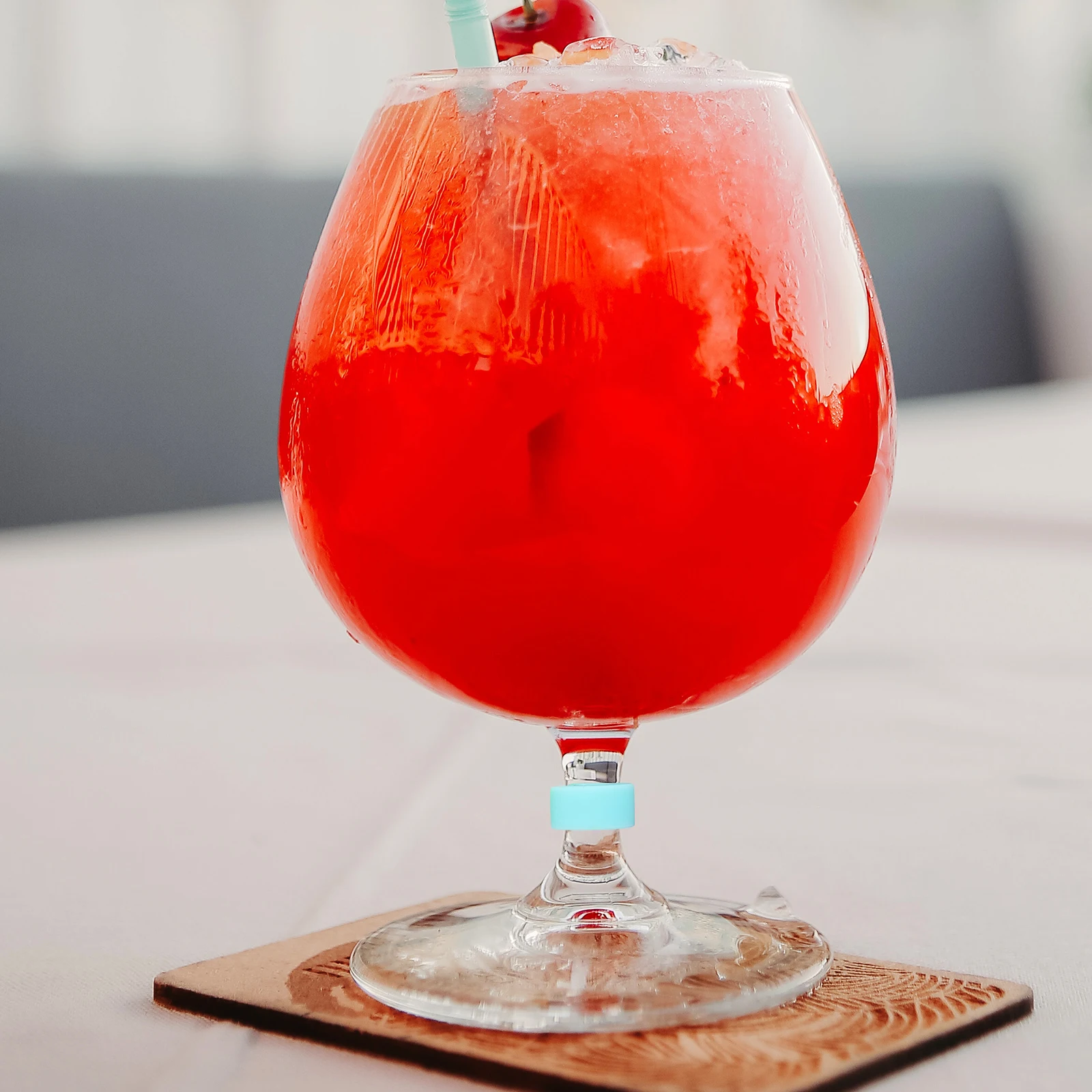 

16Pcs Wine Glass Tags Silicone Perforation Design Drink Markers Reusable Eco Friendly Party Decoration Glass Identifiers