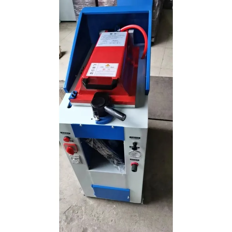 Shoe Soles Press At…