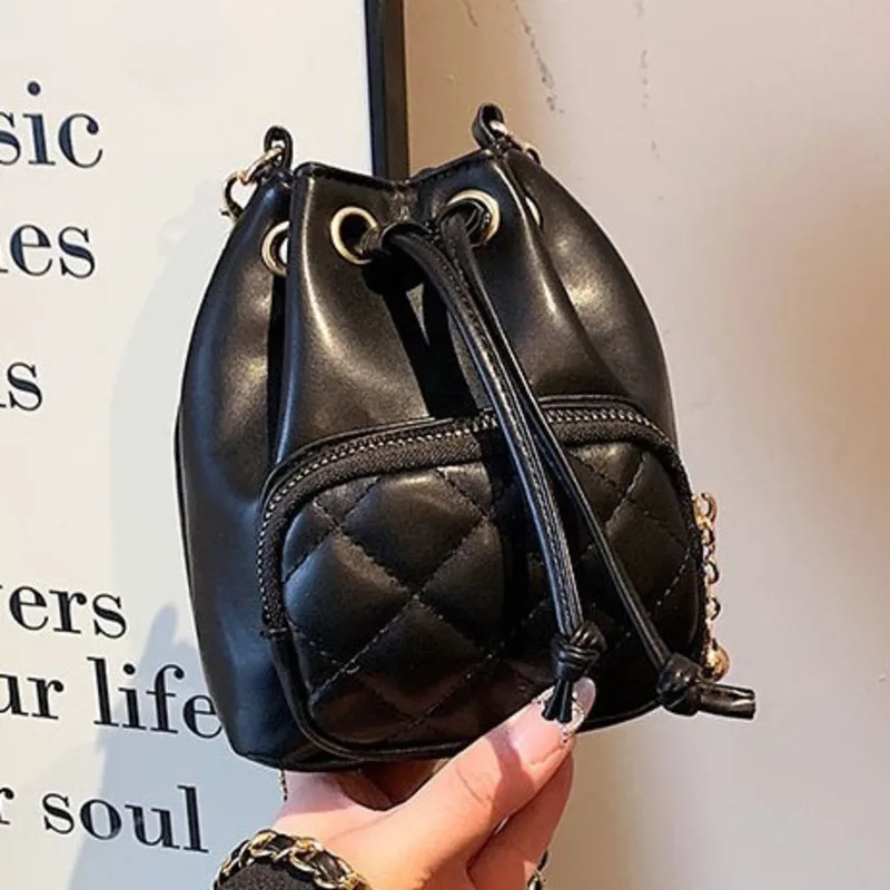 Women's Shoulder Bag, Crossbody Bag Bucket Bag, New Fashion High-end Simple Versatile Drawstring Diamond Grid Chain