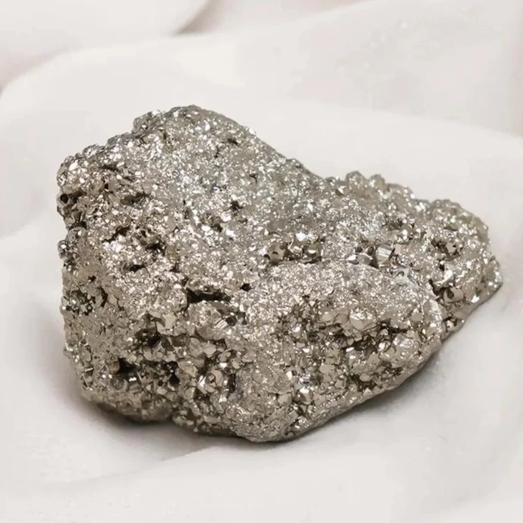 Natural Quartz Crystals Iron Pyrite stone - Fool's Gold Specimen for Collectors and Decor, Fools Gold Nuggets, Pocket Stone