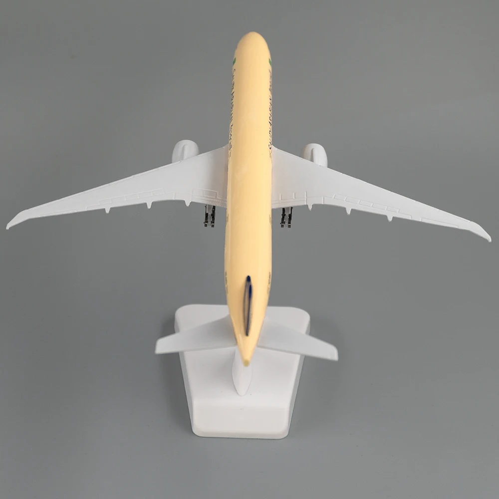 19cm Aircraft Boeing 777 Saudi Arabia Airlines Alloy Plane B777 with Wheel Model Toys Children Kids Gift for Collection