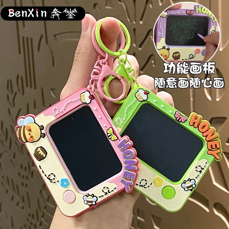 

Minso Creative bee graffiti board keychain bag pendant, cute couple car key chain pendant