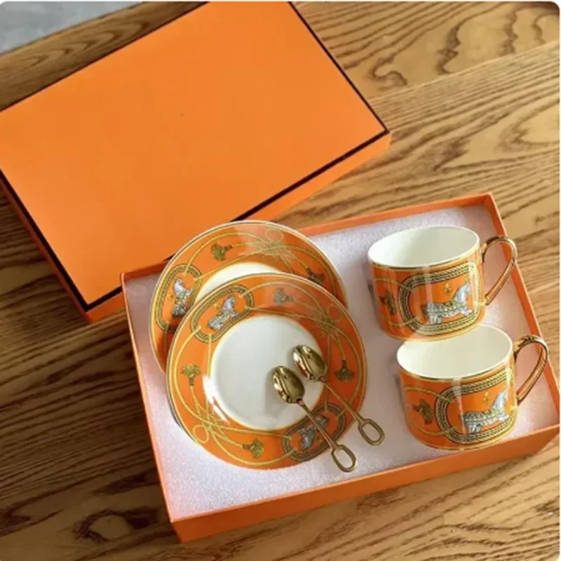 Taza y plato  café  porcelana con diseño  caballo, juego  caja  regalo  200 ml, color Naranja, para sayuno, leche,