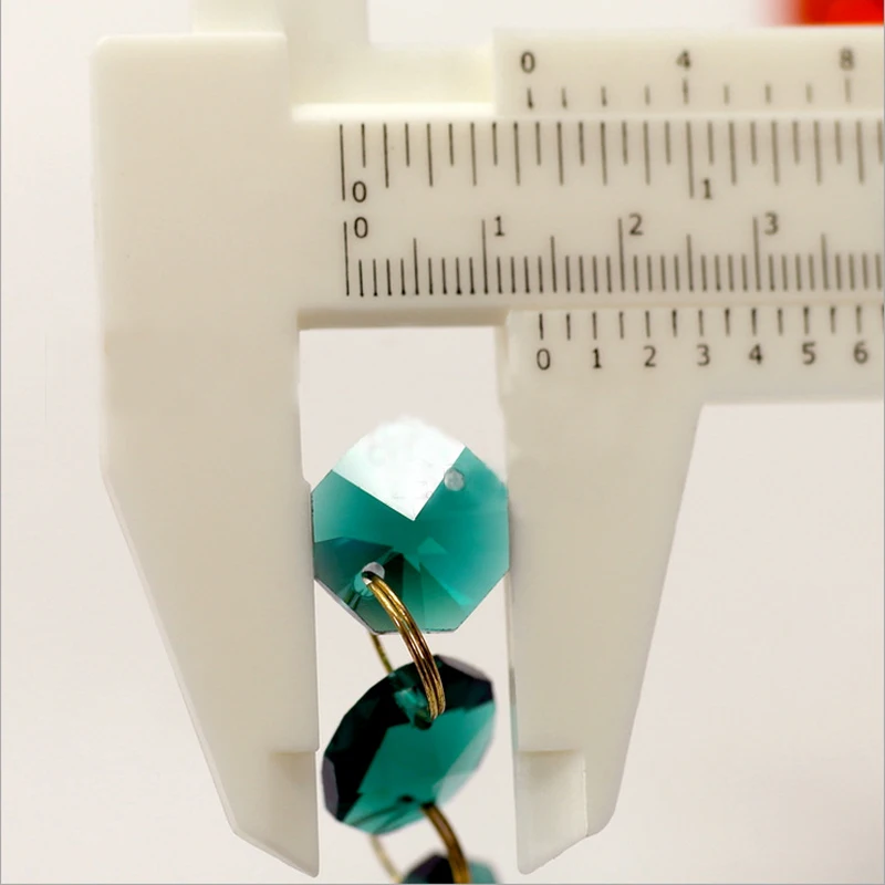 Top Quality 100pcs/lot 14mm Emerald Green Crystal Curtains Octagonal Beads In 2 Holes Garland Strands Hanging Parts Decoration
