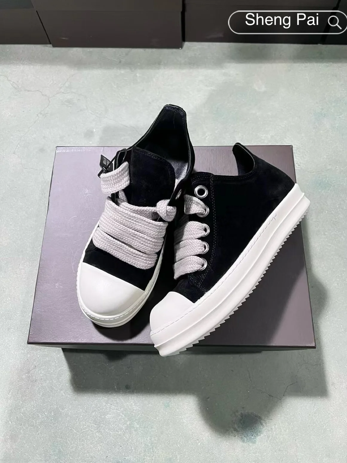 Fashion Men's Athleisure Shoes Black Suede Low Top Shoes High Quality O-wen Women's Sneakers Thick Lace Design Ankle Shoes