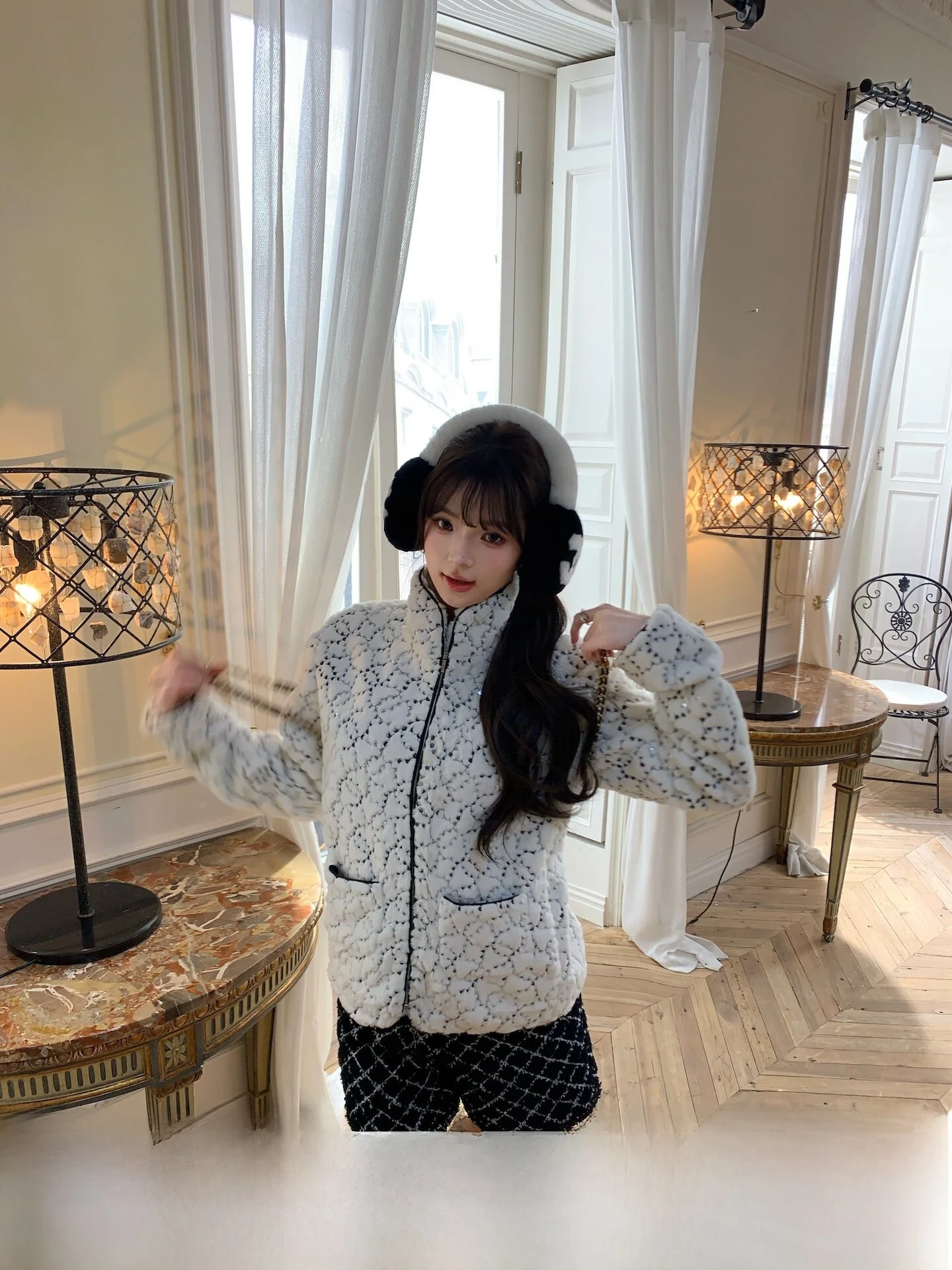 

F Boutique Heavy Embroidery Laser Cut Sequin Fur Jacket Women's Commute Style Ski Series Long Sleeve round Neck Zipper Closure