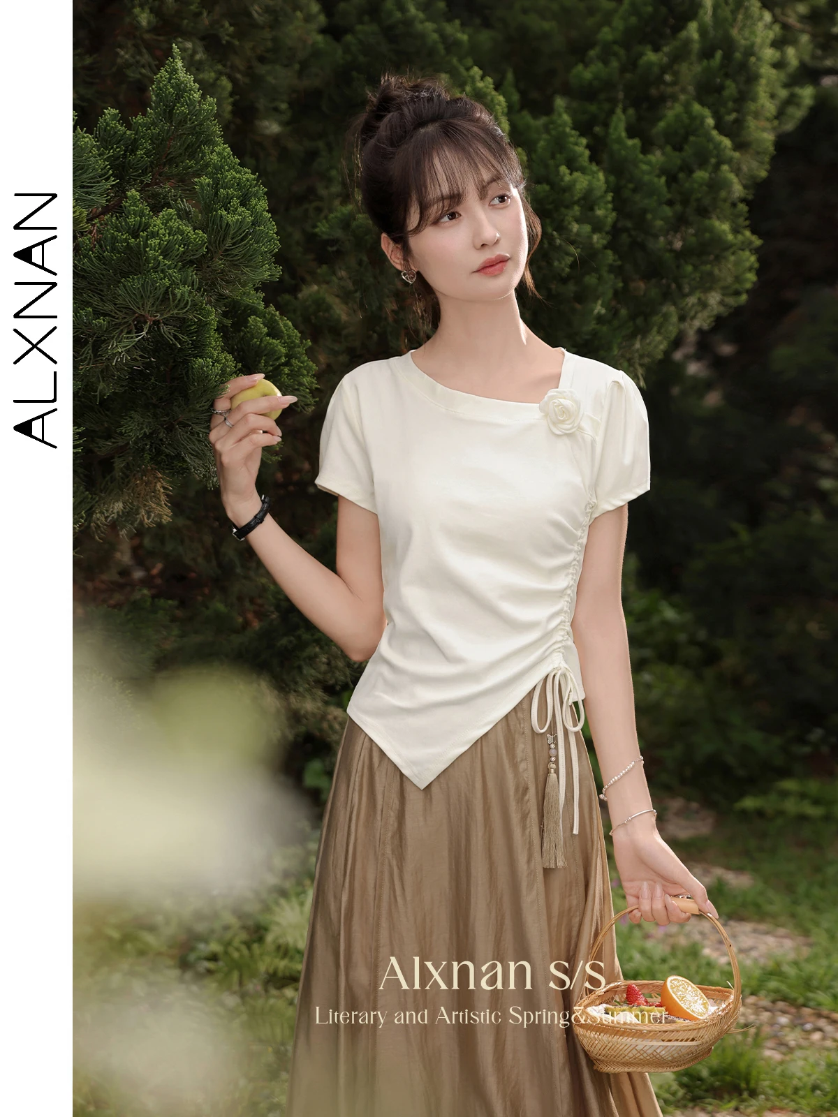 

ALXNAN Short Sleeve Ruched T-shirts for Women 2024 Summer New Casual Fashion Tees Woman Skew Collar Slim Fit Cropped Tops L35917