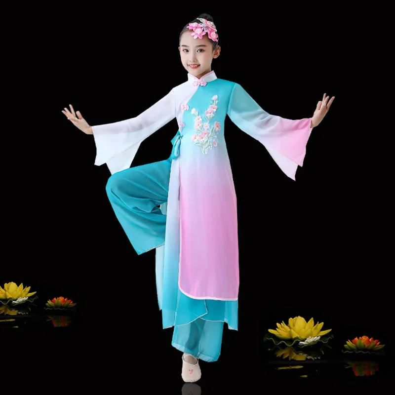 Klassieke Yangko-dansvoorstelling voor kinderen, elegant fan-danspak, oude Hanfu-paraplu Yangko-podiumvoorstelling