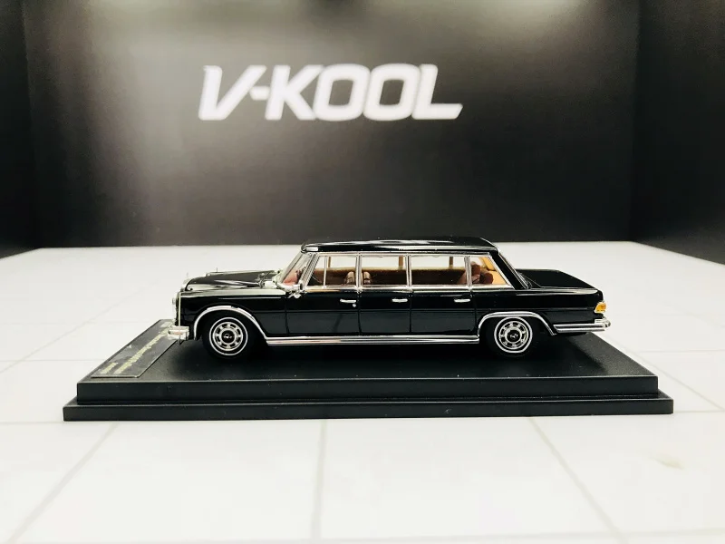 DCM 1:64 Rolls-Royce Pullman alloy car model static car decoration toy gift