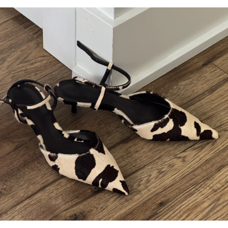 Sandali con tacco a forma di mucca con punta a punta Donna Estate 2025 Punta chiusa Slingback Cinturino Fibbie Scarpe con tacco alto per donna